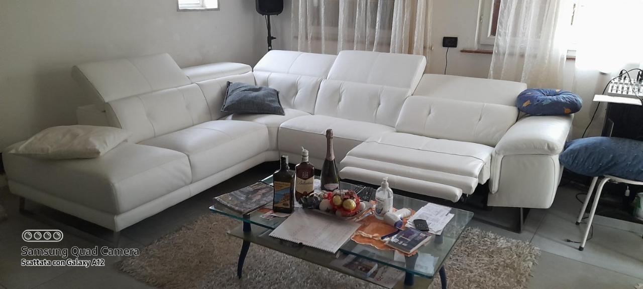 Appartement Sogno Vacanze à Massa  Extérieur photo